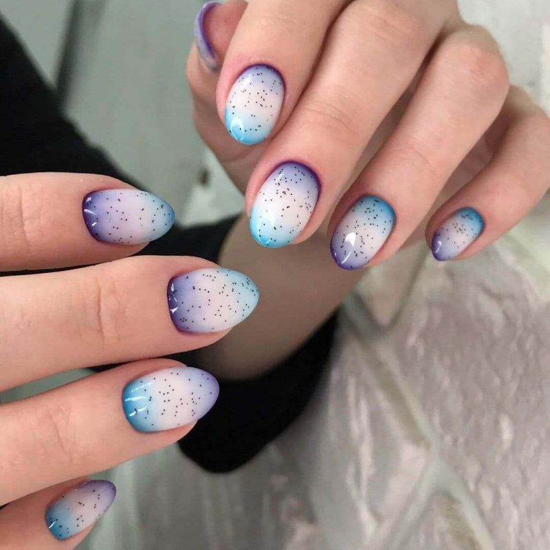 Молочный градиент на короткие ногти