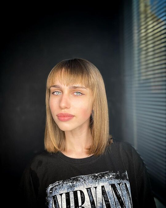 Каре с челкой