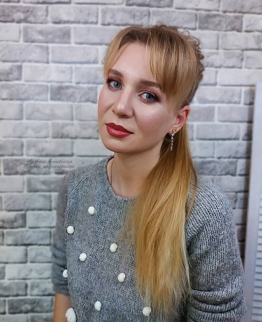 Низкий хвост с челкой