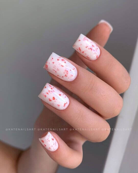 Конфетный дизайн на короткие ногти