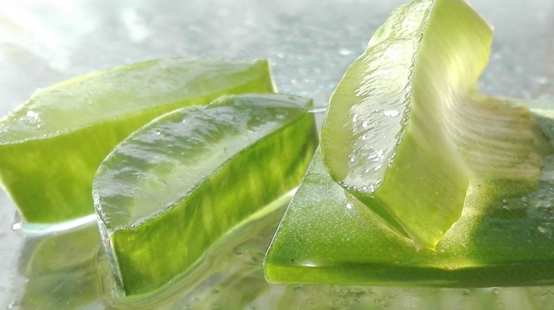 Маска из алоэ для заусенцев